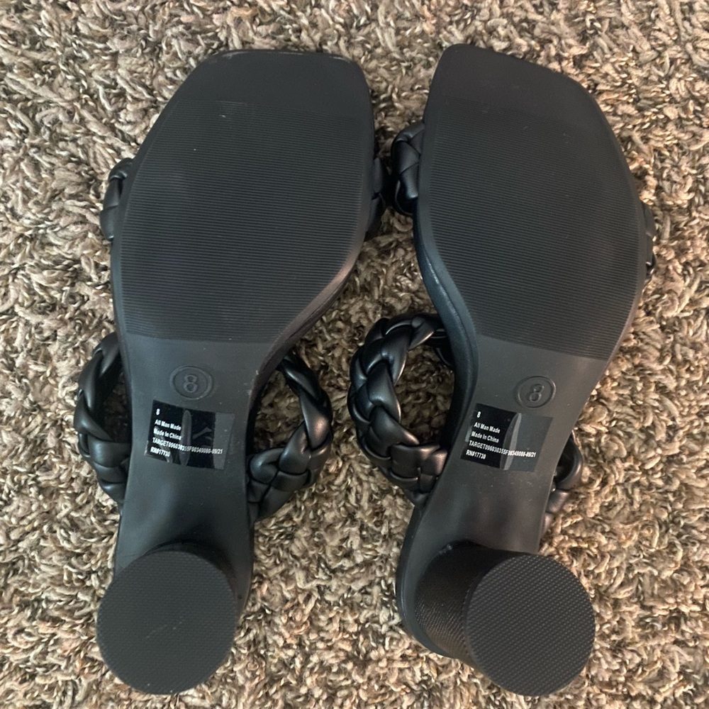 Sandals - Picture 2 of 6